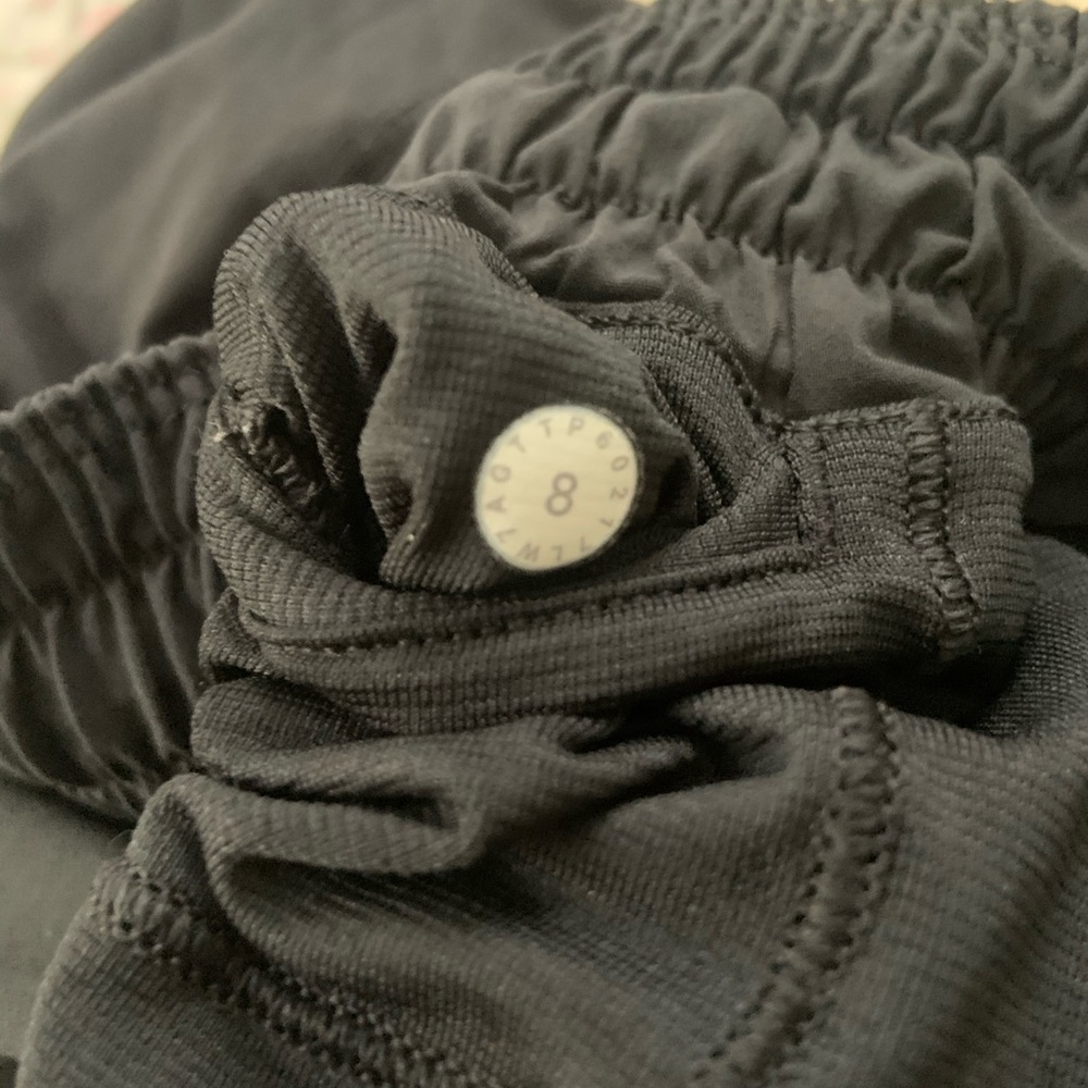 Lululemon hotty hot shorts 2.5” - Picture 3 of 5